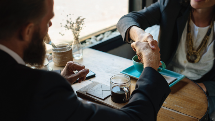 7 Rhetorik Tipps fuer ein erfolgreiches Vorstellungsgespraech Photo by rawpixel.com on Unsplash
